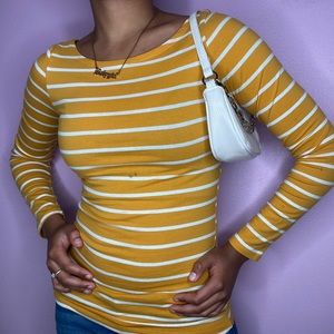 🎉💕HP💕🎉Gold and White Long Sleeve